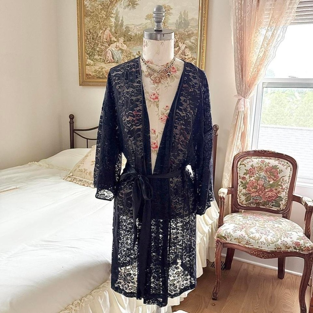 Black lace robe  black lace robe Lilac and London size XL‎
